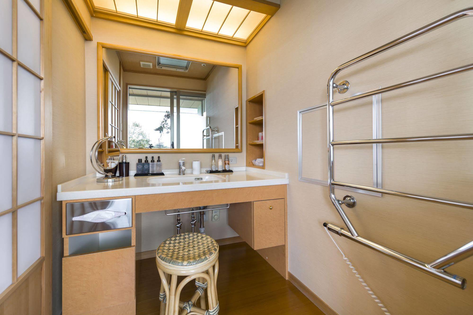 Hotel Kaneyamaen Fujiyoshida Extérieur photo
