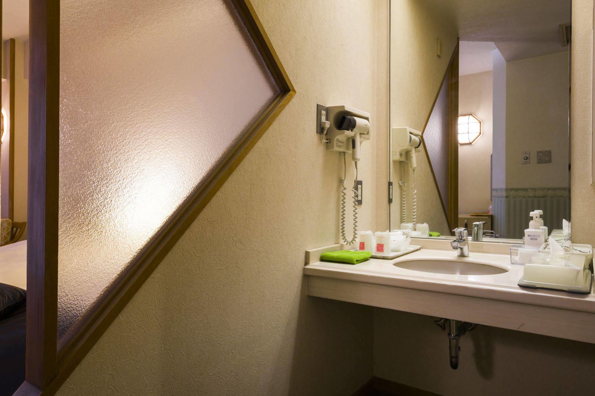 Hotel Kaneyamaen Fujiyoshida Extérieur photo