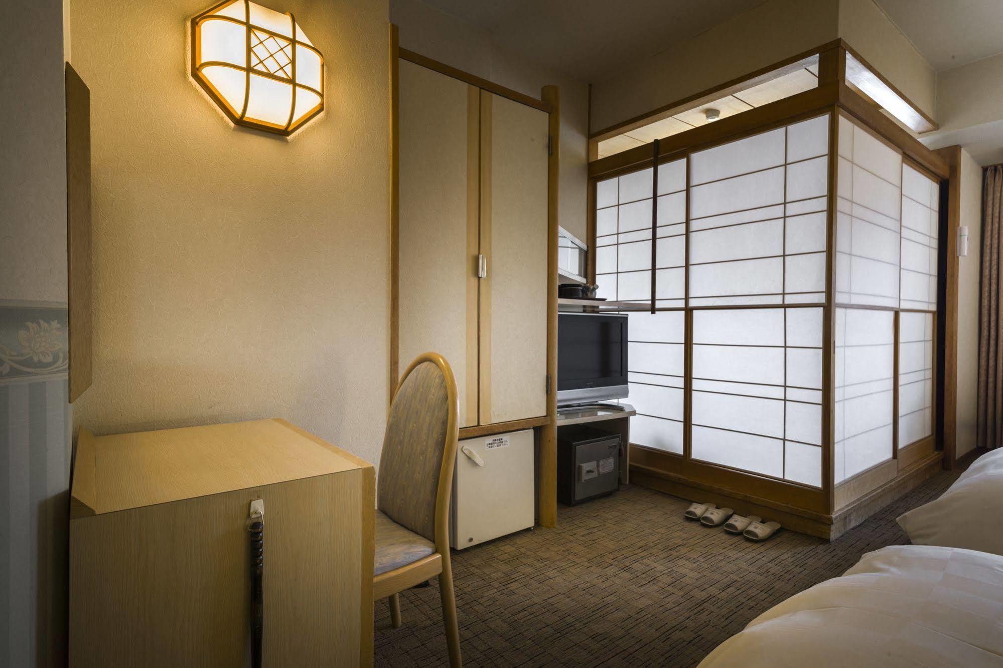 Hotel Kaneyamaen Fujiyoshida Extérieur photo