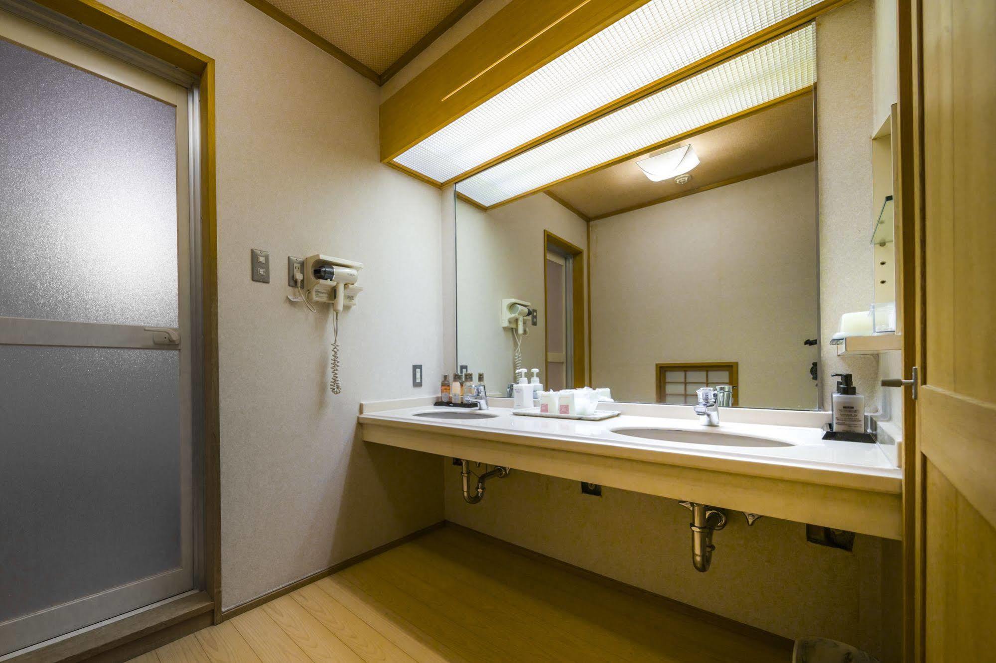 Hotel Kaneyamaen Fujiyoshida Extérieur photo