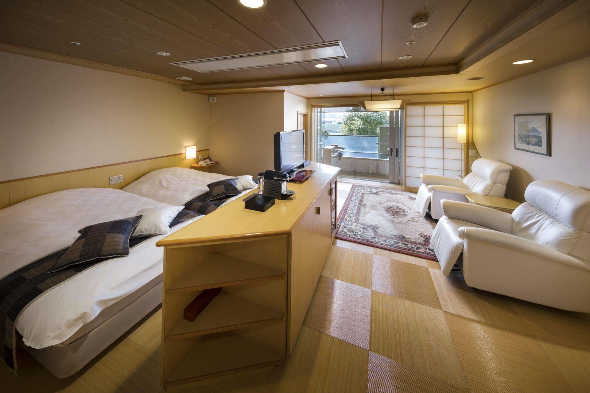 Hotel Kaneyamaen Fujiyoshida Extérieur photo
